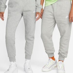 Nike Men’s Sportwear Club Fleece Gray Joggers, Size Medium